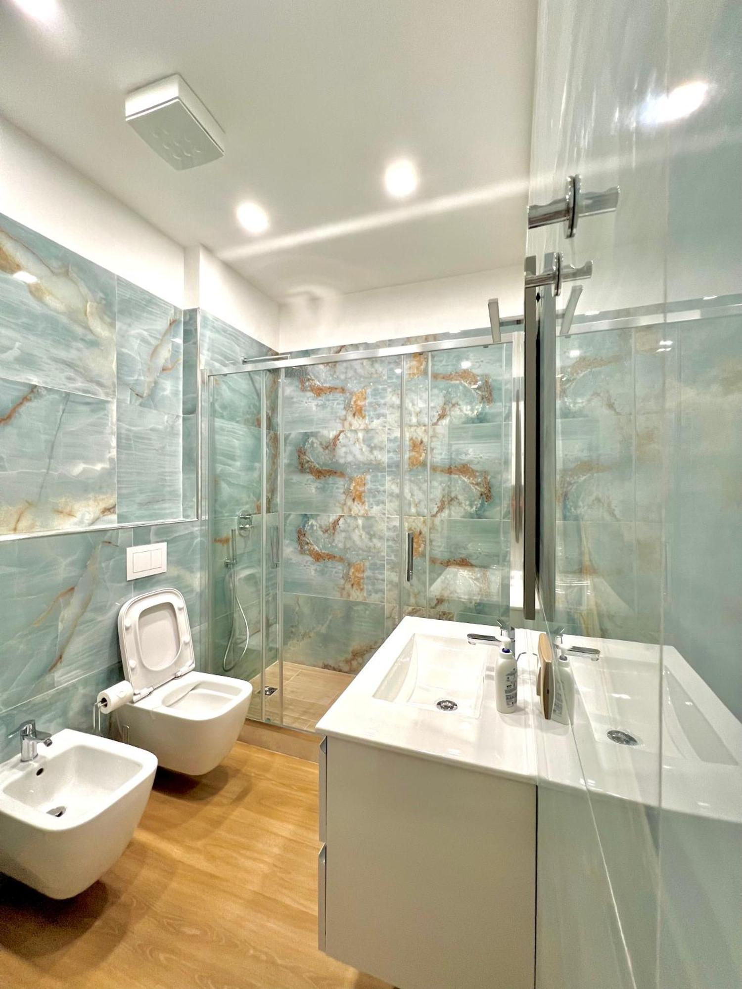 The Dream Apartment 100 M Dal Mare Savona Bagian luar foto
